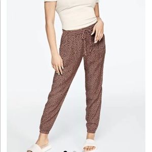 NWT PINK Victoria’s Secret Easy Jogger Size M